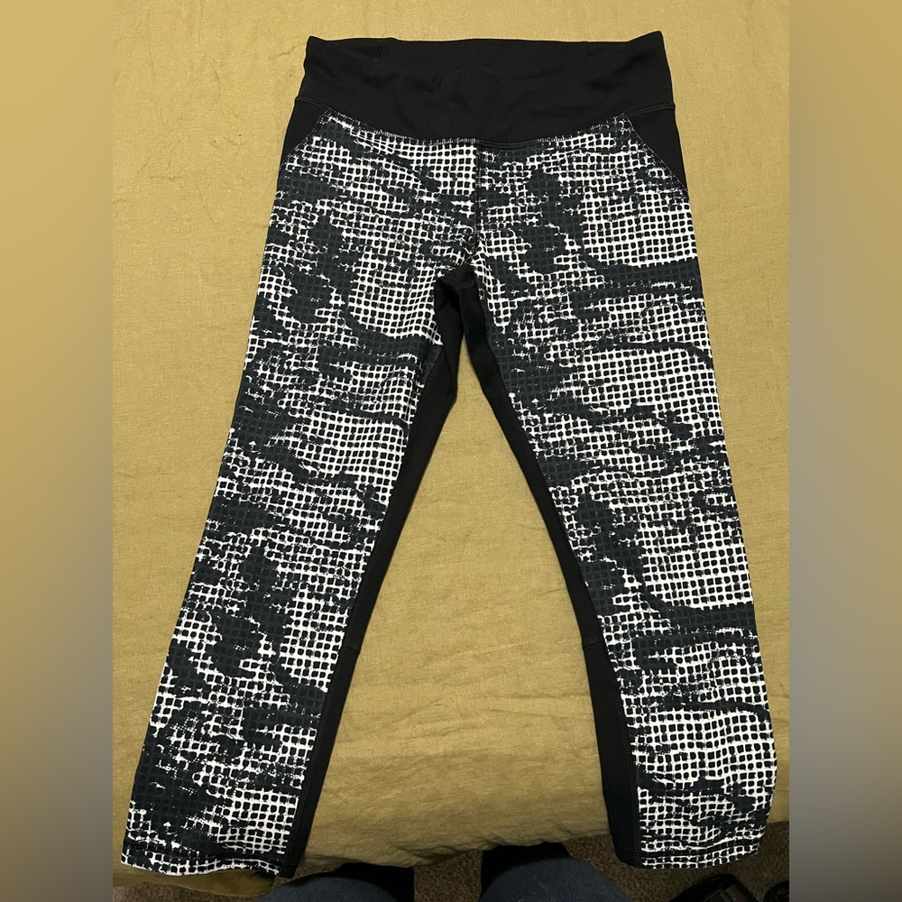 Under armor cropped leggings